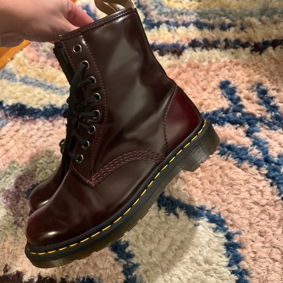 Dr Martens VEGAN 1460 LACE UP BOOTS Cherry Red — Oxford Rub Off Size L 7 - Picture 8 of 13